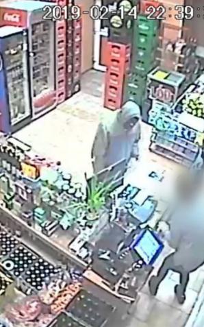 [VIDEO] Podejrzany o rozbój z użyciem broni pneumatycznej odnaleziony w nielegalnym kasynie