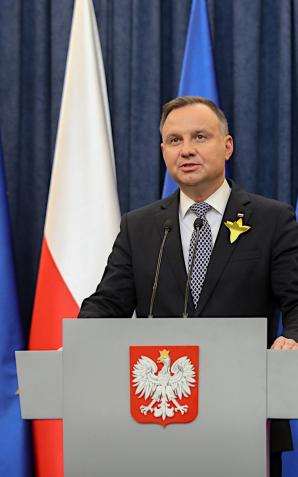 Konsultacje sojusznicze z Prezydentem USA, Premierem Kanady, Prezydentem Francji, Kanclerz Niemiec, Premierem Włoch, Premierem Japonii, Prezydentem Rumunii, Premierem Wielkiej Brytanii i in.
