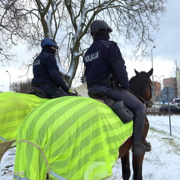 Zobaczył patrol policji i wylądował w szpitalu