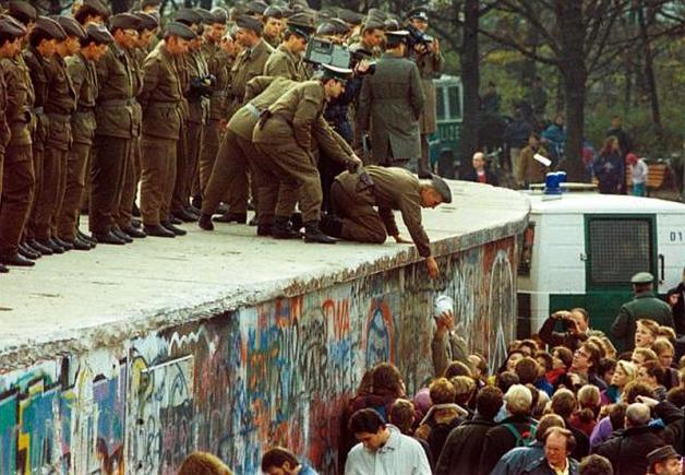 Niemcy: Budowę muru berlińskiego rozpoczęto ponad 56 lat temu