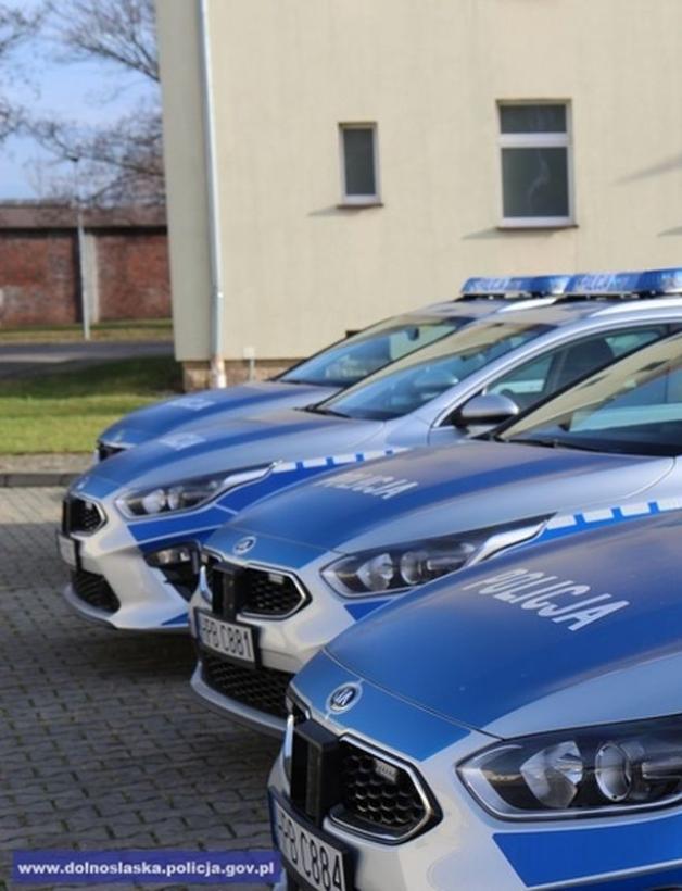 55 nowych radiowozów dla policjantów garnizonu dolnośląskiego